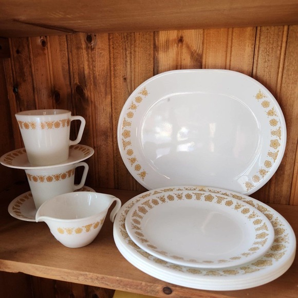 Corelle Other - Butterfly Gold Corelle set 13 pcs. platter, Pyrex cups